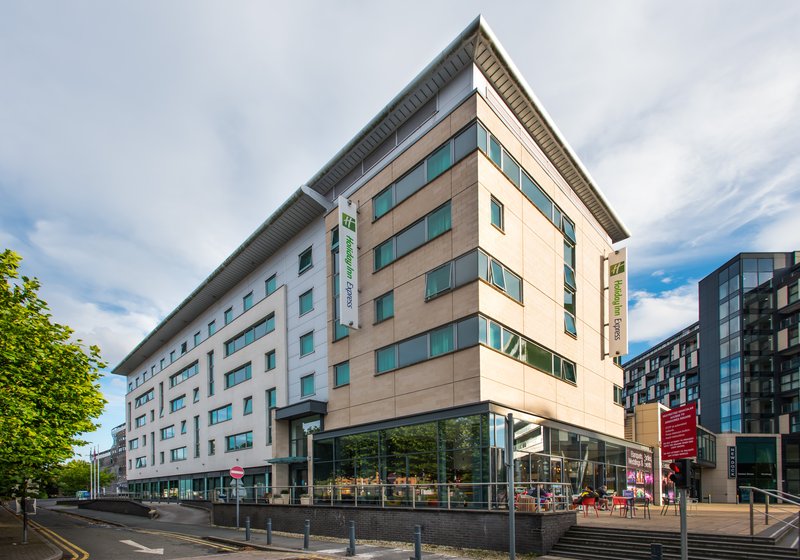 holiday inn express leeds city centre armouries an ihg hotel