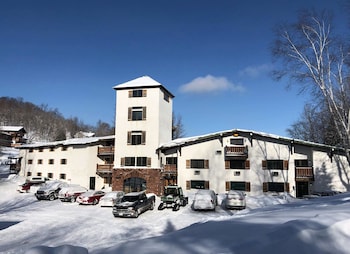 Whitecap Mountains Resort,,2 star