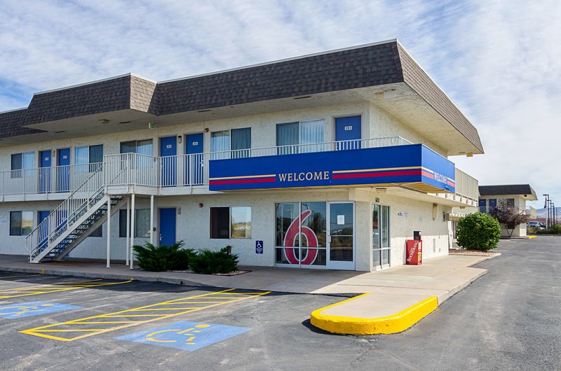 motel 6 laramie wy