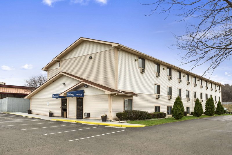 Travelodge By Wyndham Battle Creek,Kalamazoo>>Battle Creek,2 star