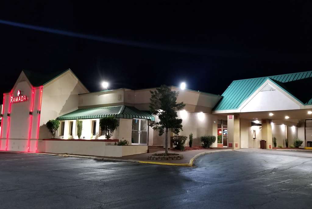 Ramada By Wyndham & Suites Warner Robins,Warner Robins>>Macon,2.5 star