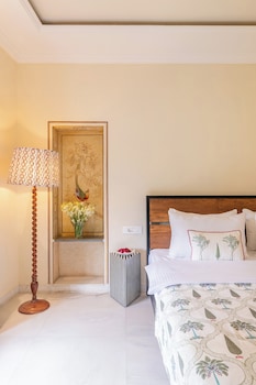 Niravi Jaipur,,4 star