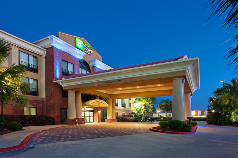 Holiday Inn Express Suites Wharton