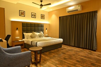 The Royal Residency,,3 star