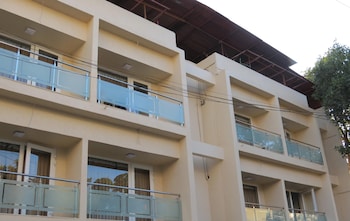 Hotel Sunny International,Near Main Market, Mahabaleshwar ,2 star