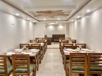 Palm Paradise,Raj Bagh,3 star