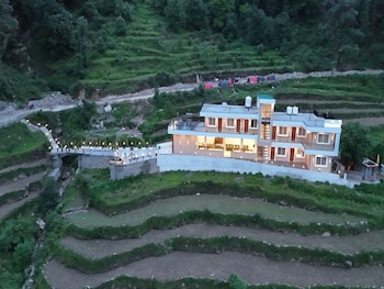 yashasvi himalayan resort