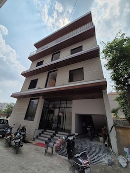 Onlystay Surbhi Dham,Vrindavan,3 star