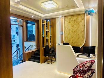 Hotel Deep Palace,Manduwadih,3 star