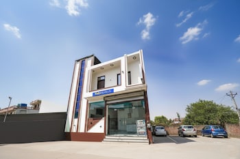 Via Awadh Royal,,3 star