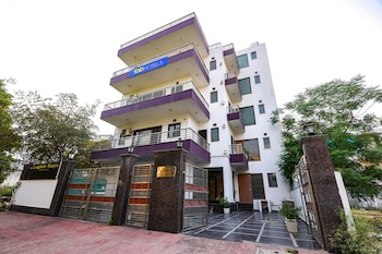 Fabhotel Log Inn Stay,,3 star