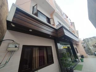 Hotel Shri Radha Niwas,Katra, Jammu& Kashmir,2 star