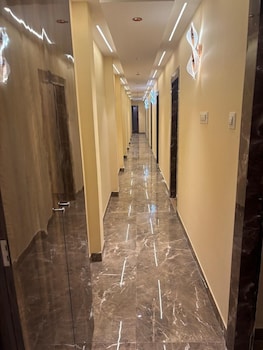 Hotel Crystal Castle,,3 star