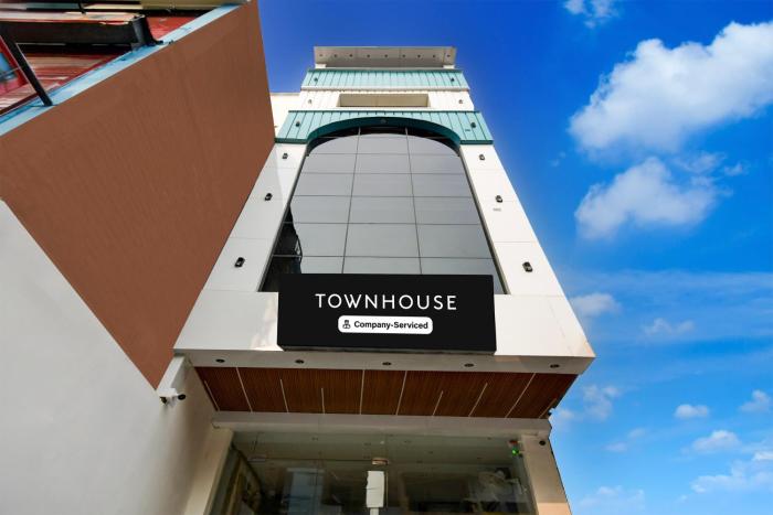Super Townhouse Bairhana Road Prayagraj,,4 star