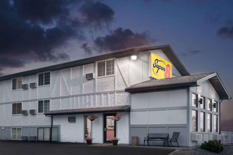 Super 8 By Wyndham Winona Mn,Rushford>>Minnesota,2 star