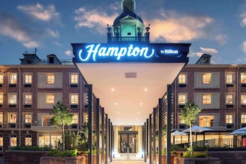 hampton by hilton sandton grayston