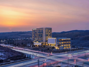 doubletree by hilton yanji