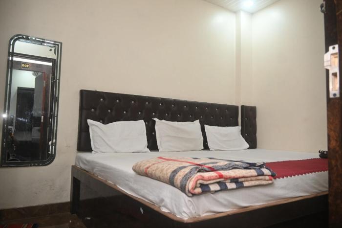 Jai Radhe Krishan Residency ,,3 star