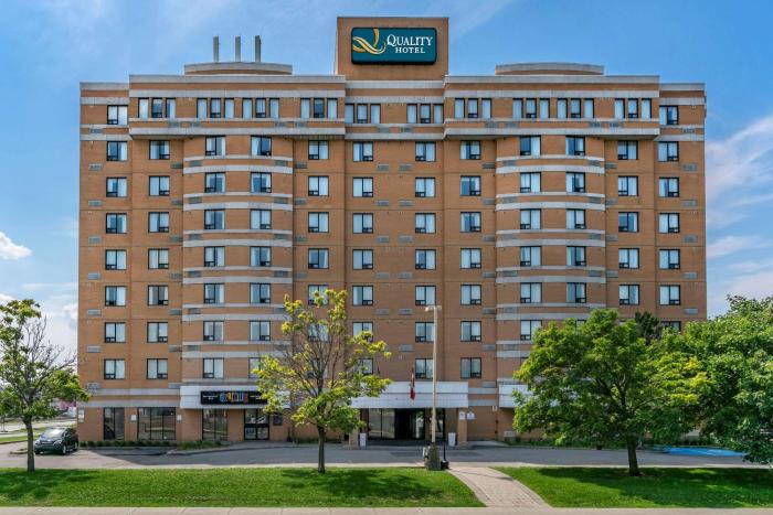 Quality Hotel & Suites Montreal East,Laval>>Anjou,2.5 star