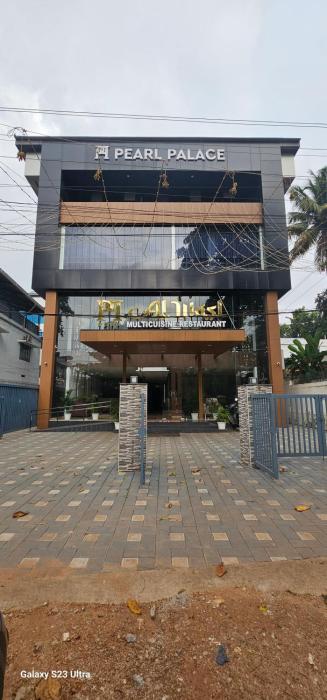 Pearl Palace,,4 star