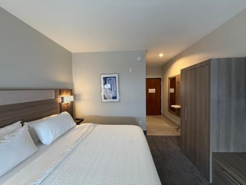 Holiday Inn Express Kenedy By Ihg,Karnes City>>Beeville,3 star