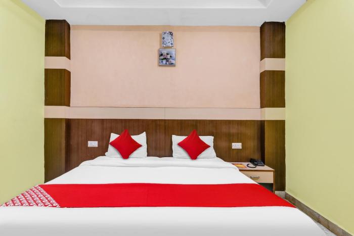 Hotel O Crystal Near Gomti Riverfront Park,,3 star