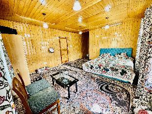 Park Inn Cottage,,5 star