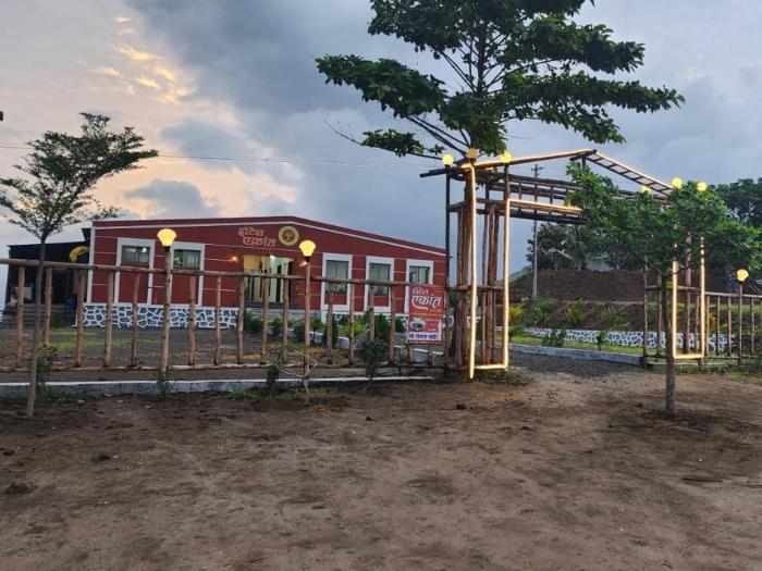 Hotel Ekant Tourist Resort,,3 star