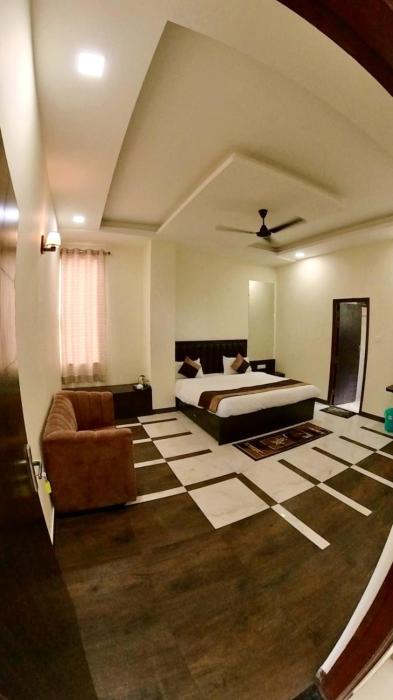 hotel govindam elite