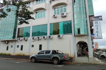 Sun Tree Hotel,,3 star