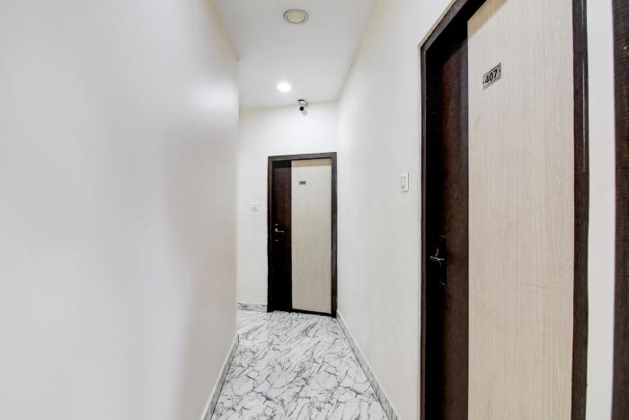 Hotel O S R Royale,,3 star