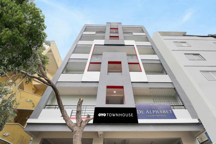 Townhouse De Alphabet Hotel Kukatpally Nexus Mall,,4 star