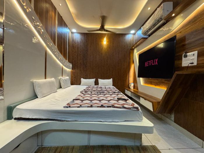 Guruvayur Dham,,3 star