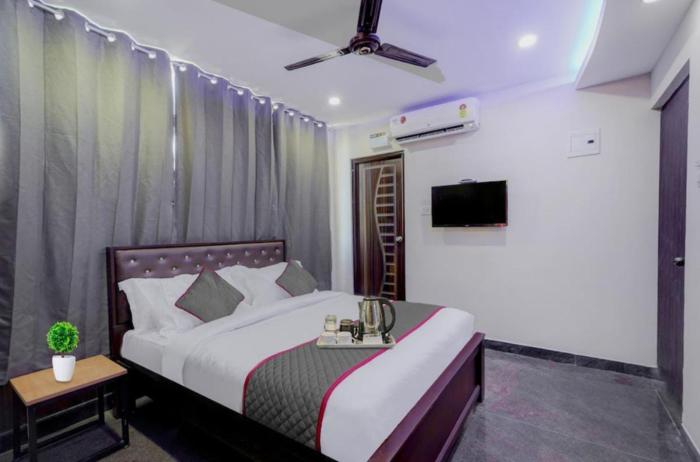 redfox hotel near us biometric