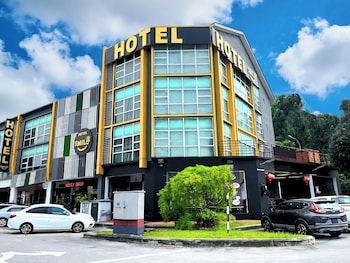 smile hotel seri kembangan