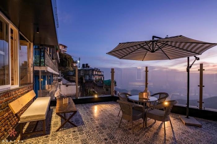 zostel mussoorie mall road