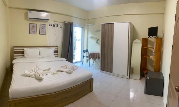 Grand Bangsaen Hotel,,2 star