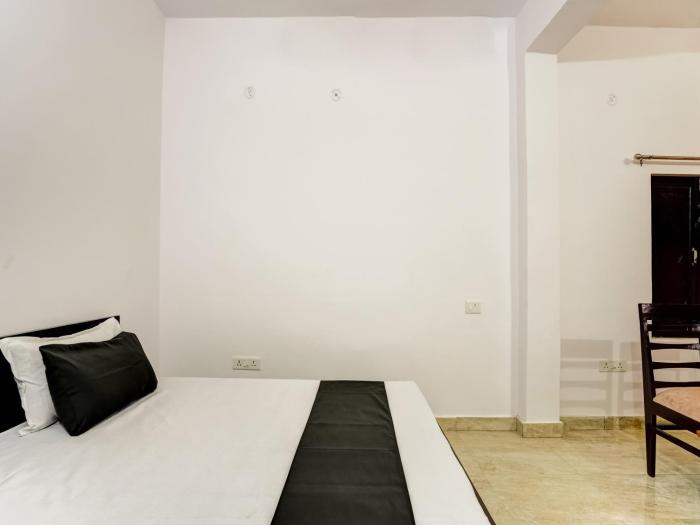 Hotel O Varusiya Guest House,,4 star