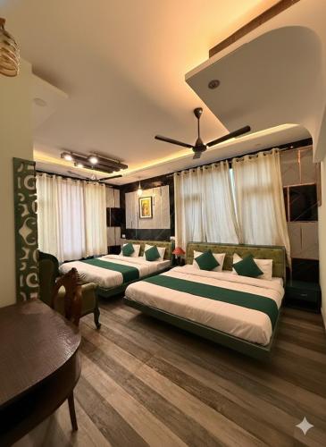 room-image