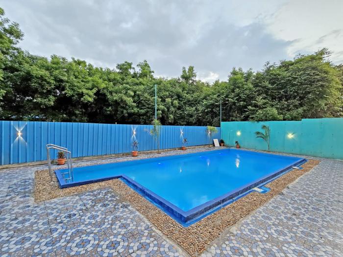 Auro Galaxy Pondy With Swimming Pool,,2 star