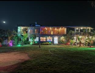 Leopard Farmhouse ,,5 star