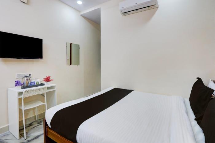 Super Collection O Sri Balaji Luxury Rooms,,4 star