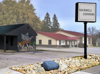 Rockwell Commons,,2 star
