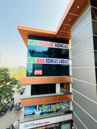 Hotel Pleasure,,3 star