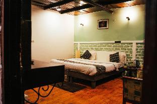 hotel woodville the mall