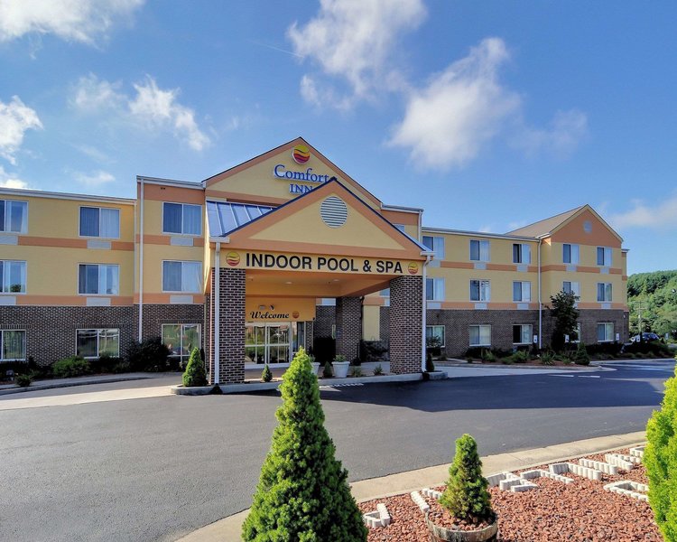 Comfort Inn & Suites Hillsville I-77