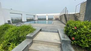 Xanadu Studio Apartment# 902,,4 star