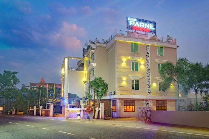 Hotel Parnil Residency,,3 star