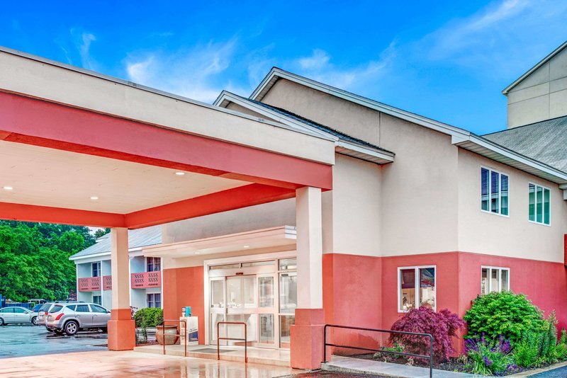 Days Hotel Methuen Ma Conference Center,Lawrence>>Boston,3 star