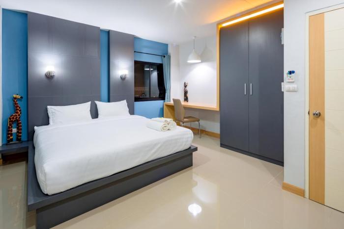 phoomjai service apartment